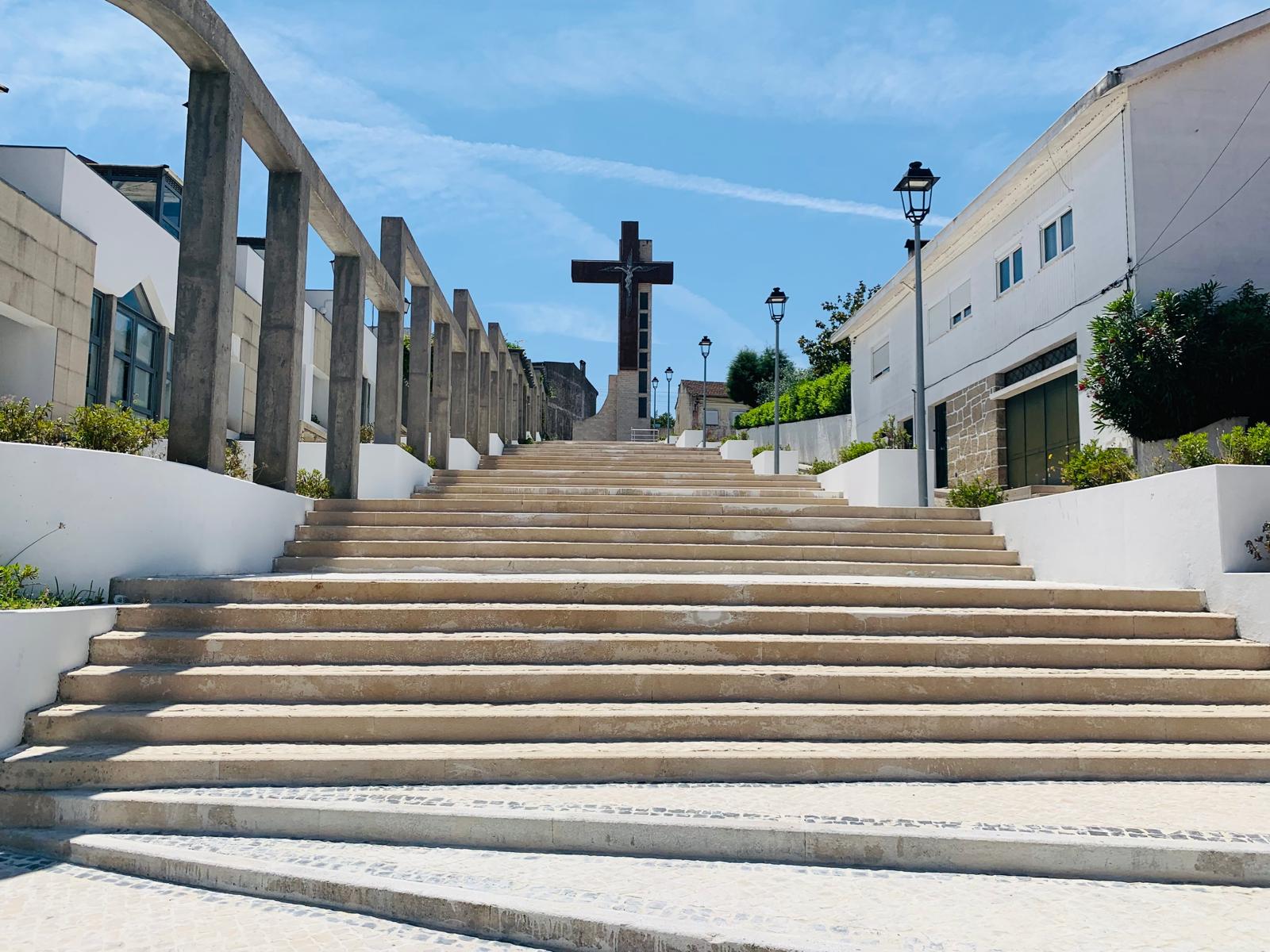 Steps rising to the Cruzeiro landmark